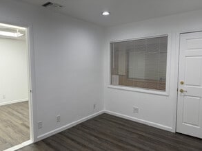 50-100 W Lemon Ave, Monrovia, CA à louer Photo intérieure– Image 2 sur 2