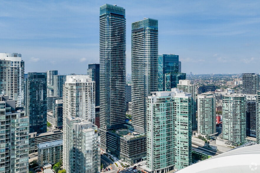 23 Spadina Ave, Toronto, ON à louer - Photo principale – Image 1 sur 3