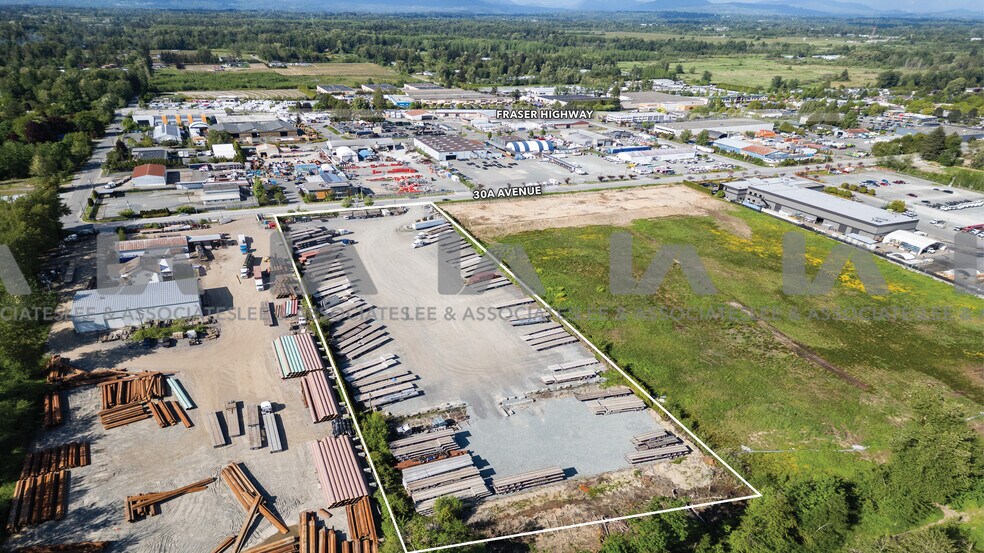 26074 30A Ave, Langley Twp, BC à louer - Photo de l’immeuble – Image 3 sur 17