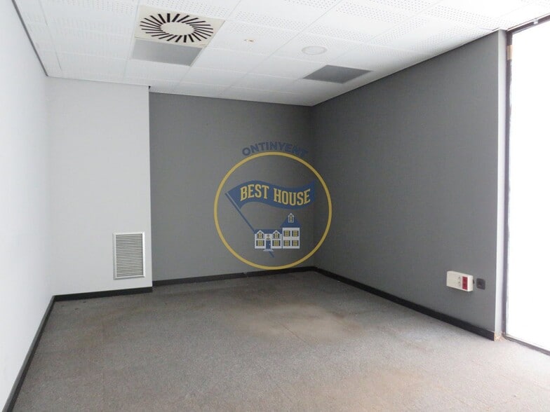 Local commercial dans València à louer - Photo de l’immeuble – Image 3 sur 4