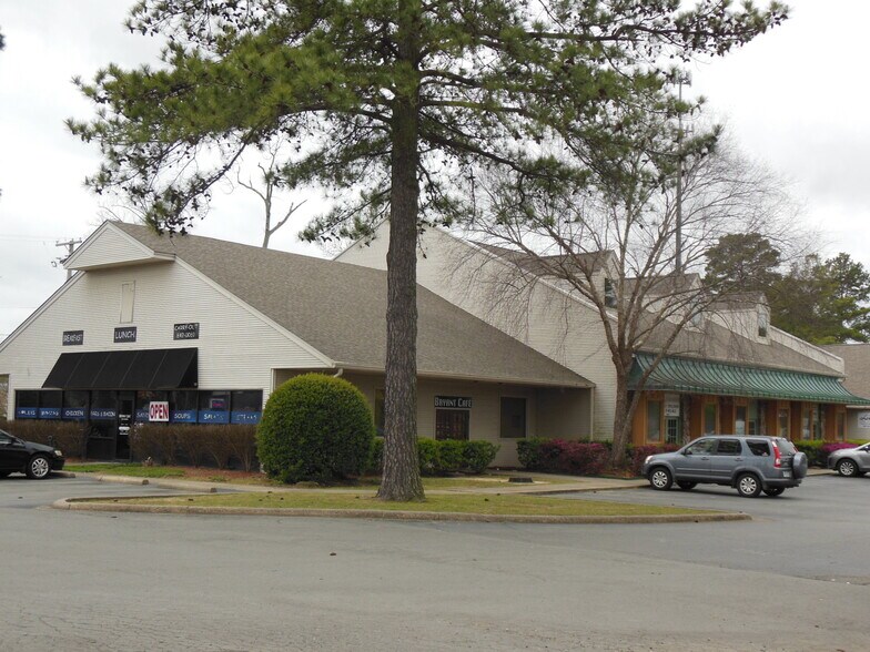 2213 N Reynolds Rd, Bryant, AR à louer - Photo de l’immeuble – Image 1 sur 17