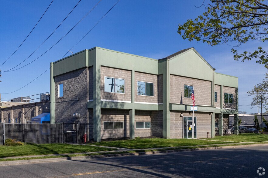 369 Bayview Ave, Amityville, NY à vendre - Photo principale – Image 1 sur 8
