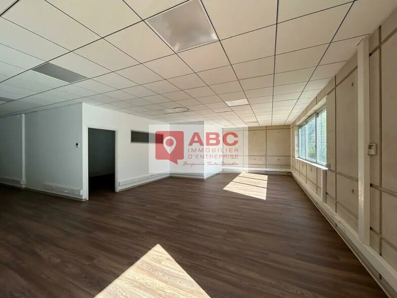 Bureau dans Montpellier à louer - Photo de l’immeuble – Image 1 sur 6