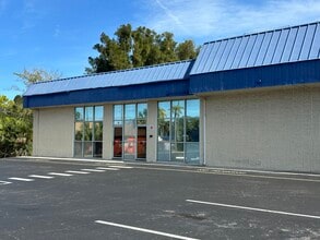 7400 US Highway 19, New Port Richey, FL à louer Photo de l’immeuble– Image 1 sur 29