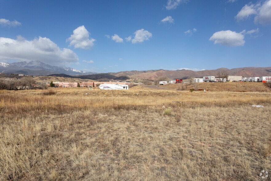 4270 Buckingham Dr, Colorado Springs, CO à louer - Photo de l’immeuble – Image 3 sur 10