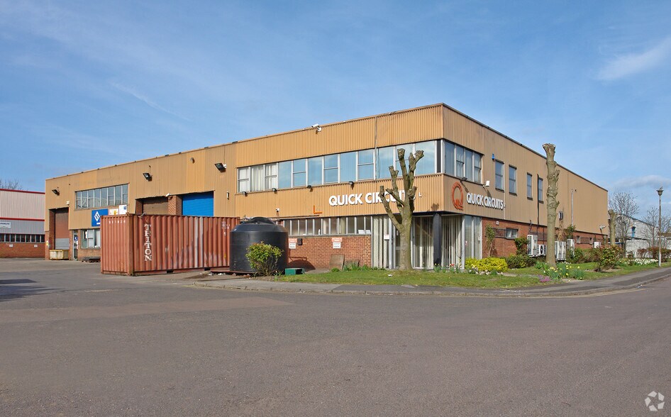 1-3 Loverock Rd, Reading à vendre - Photo principale – Image 1 sur 1