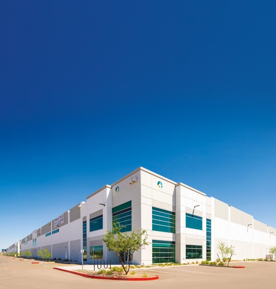 1000 E Hammond Ln, Phoenix, AZ à louer - Photo de l’immeuble – Image 3 sur 3