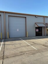 1919 Golden Heights Rd, Fort Worth, TX à louer Photo de l’immeuble– Image 1 sur 4