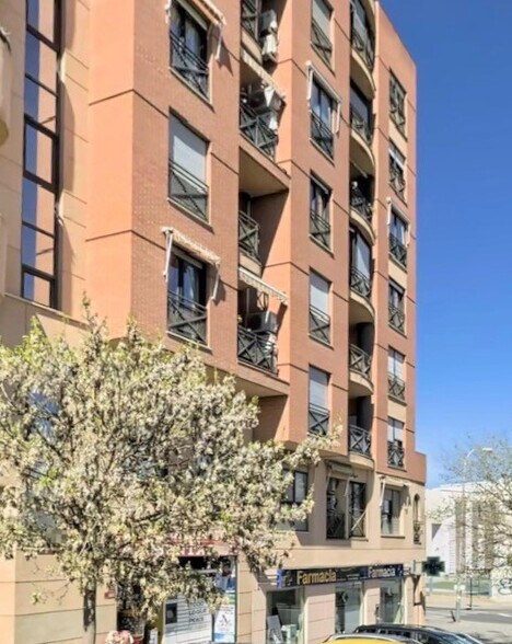 Immeuble residentiel dans Granada, Granada à vendre - Photo de l’immeuble – Image 2 sur 2