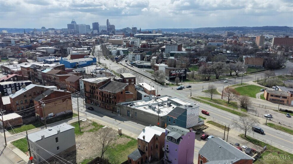 2108 Central Pky, Cincinnati, OH à vendre - Photo de l’immeuble – Image 3 sur 75