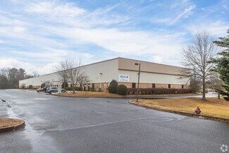 Plus de détails pour 323 Fairfield Rd, Freehold, NJ - Industriel/Logistique à louer