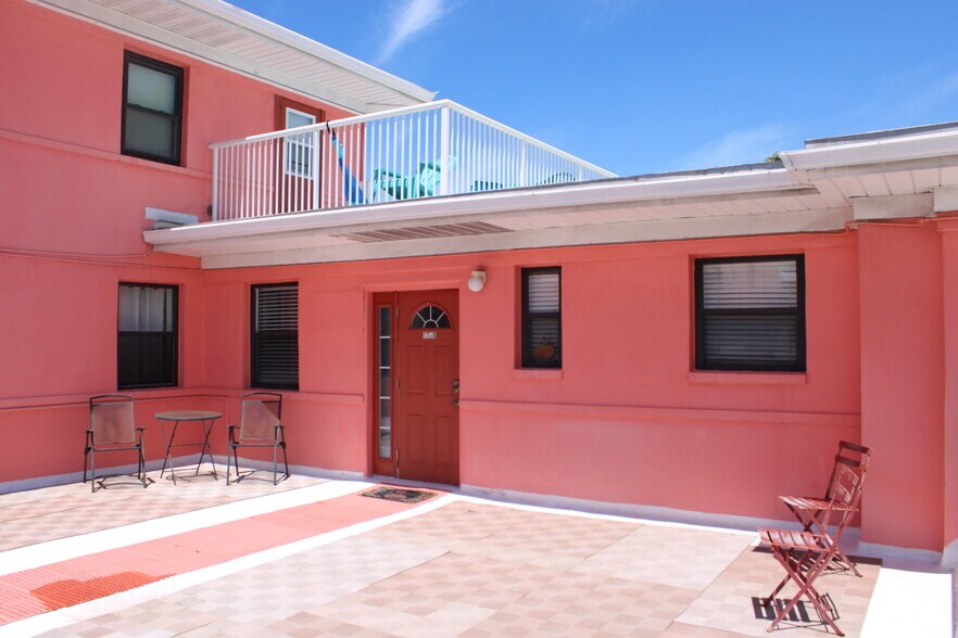 6800 Sunset Way, St Pete Beach, FL à vendre - Photo de l’immeuble – Image 3 sur 14