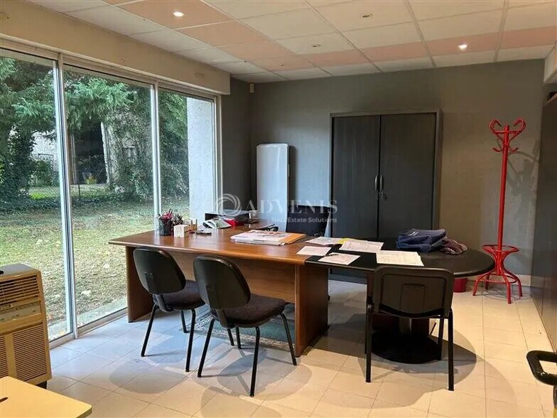 Bureau dans Chanceaux-sur-Choisille à louer - Photo de l’immeuble – Image 3 sur 9