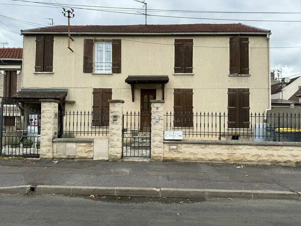 Local d'activités dans Arnouville à vendre Photo de l’immeuble– Image 1 sur 6