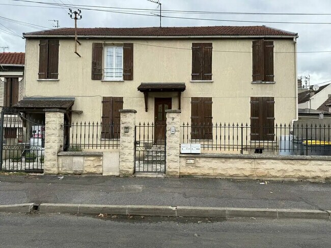 Plus de détails pour 9 Rue Hoche, Arnouville - Local d’activités à vendre