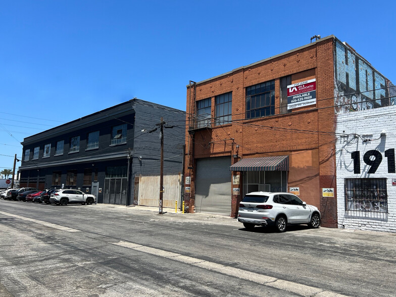 932 Wilson St, Los Angeles, CA à vendre - Photo de l’immeuble – Image 3 sur 35