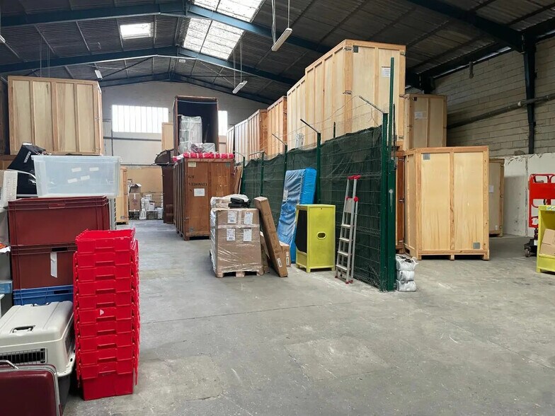 Local d'activités dans Persan à vendre - Photo intérieure – Image 2 sur 6