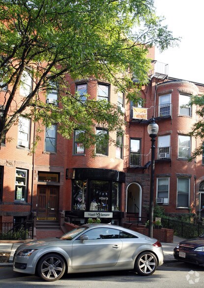 297 Newbury St, Boston, MA à louer - Photo de l’immeuble – Image 3 sur 35