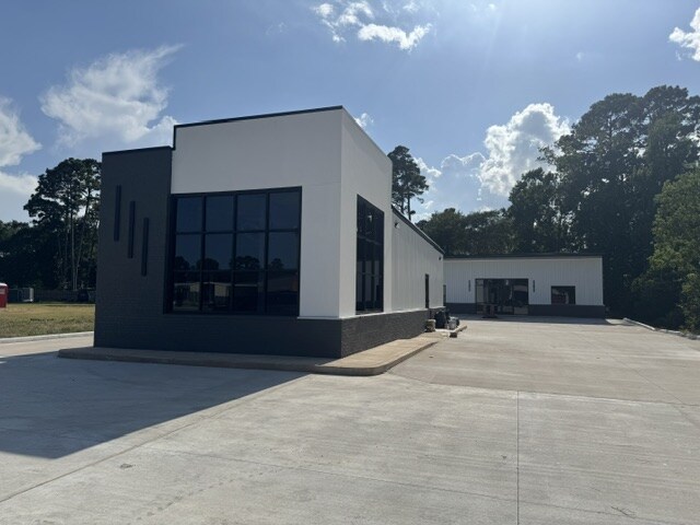 923 Honea Egypt rd, Magnolia, TX à louer - Photo de l’immeuble – Image 3 sur 5