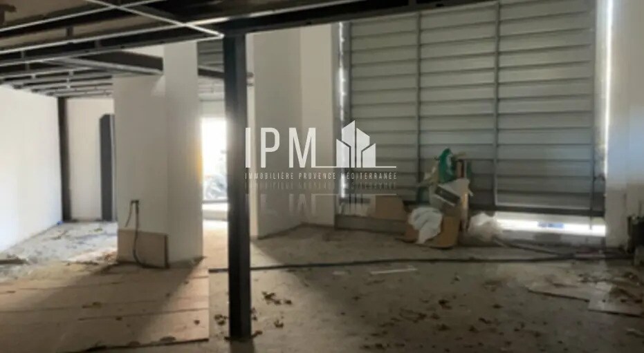 Local commercial dans Marseille à vendre Photo intérieure– Image 1 sur 8