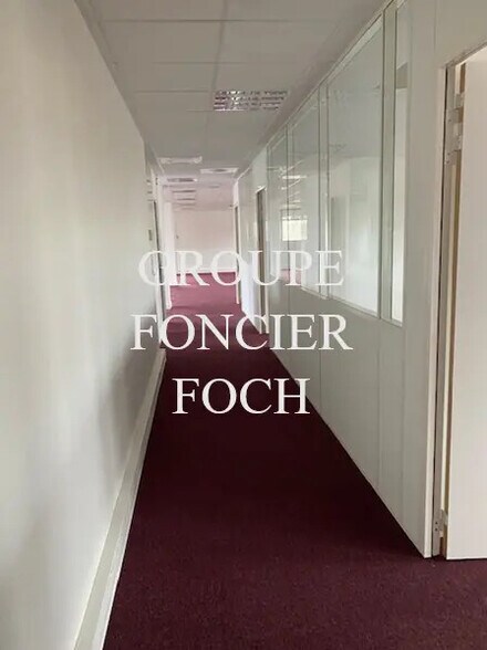 Rue Maryse Bastié, Bron à louer - Photo intérieure – Image 2 sur 6