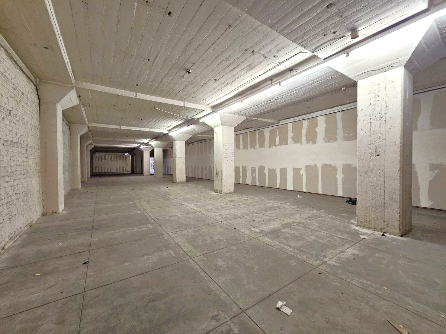 415 S San Pedro St, Los Angeles, CA à louer Photo intérieure– Image 1 sur 1