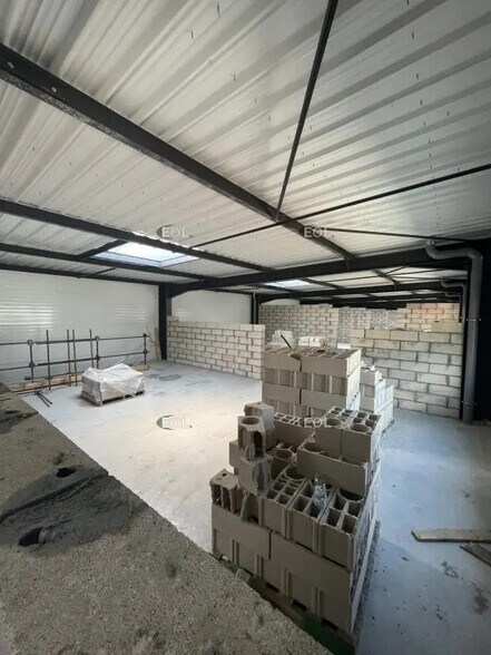 Local d’activités dans Épinay-sur-Seine à louer - Photo de l’immeuble – Image 3 sur 5
