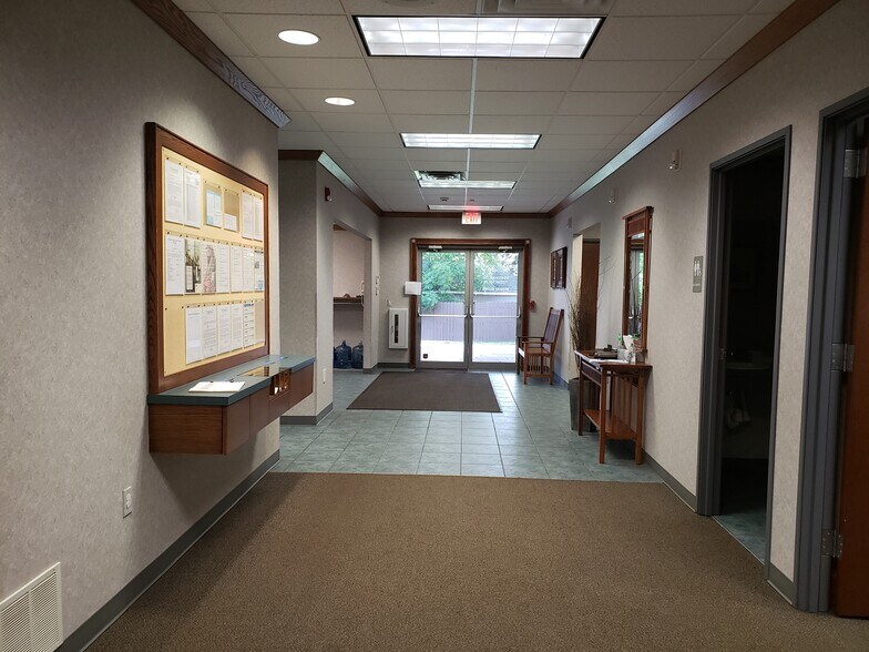 11650 Big Tree Rd, East Aurora, NY à louer - Photo intérieure – Image 3 sur 11