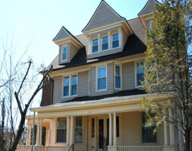 31 Hemlock Pl, New Rochelle, NY à vendre Photo principale– Image 1 sur 2