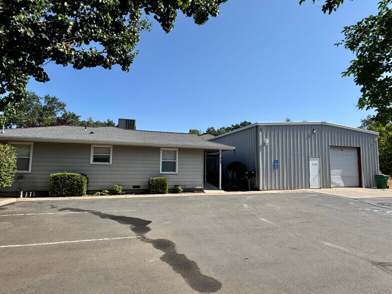 6799 Airport Rd, Redding, CA à vendre - Photo de l’immeuble – Image 2 sur 12