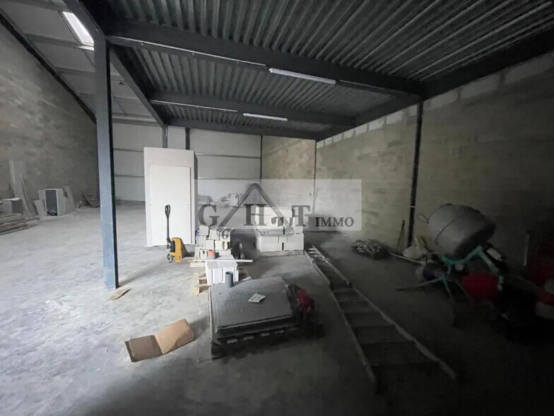 Industriel/Logistique dans Pringy à louer - Photo de l’immeuble – Image 3 sur 4