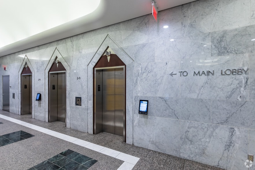 5150-5160 Yonge St, Toronto, ON à louer - Hall d’entrée – Image 3 sur 8