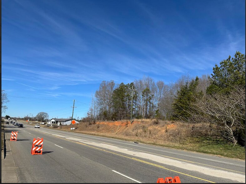 241 Sloan Rd, Woodruff, SC à vendre - Photo de l’immeuble – Image 2 sur 6