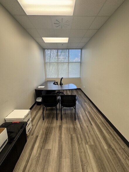 2315 W Arbors Dr, Charlotte, NC à louer - Photo de l’immeuble – Image 3 sur 16