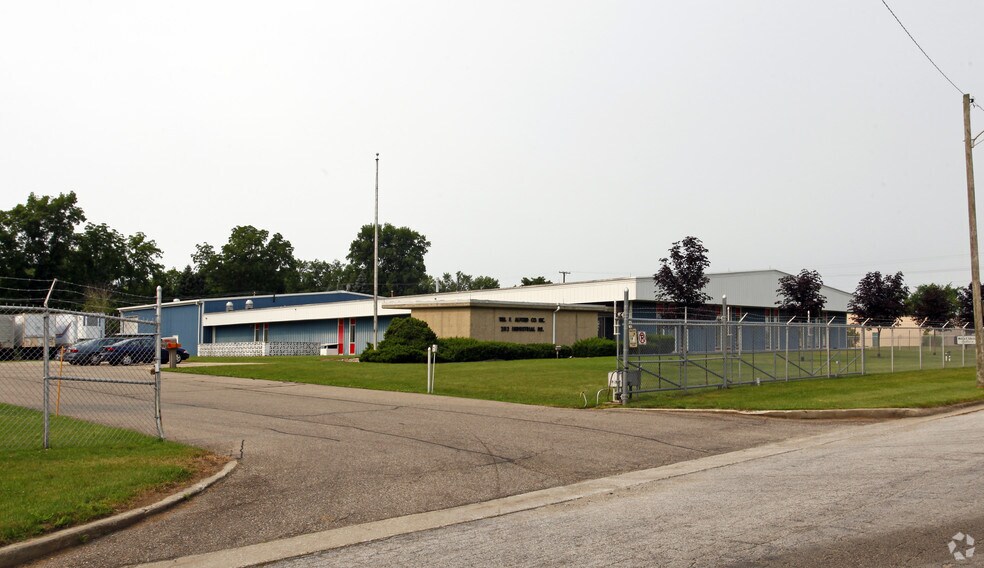 2112 Industrial Dr, Niles, MI à vendre - Photo principale – Image 1 sur 100