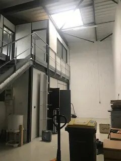 Plus de détails pour Local d'activités à louer