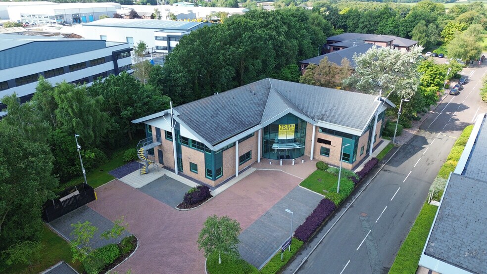 Edward Ct, Altrincham à louer - Photo de l’immeuble – Image 2 sur 13