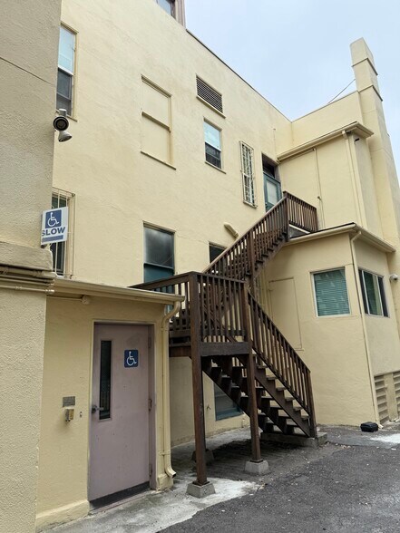 770 A St, Hayward, CA à vendre - Photo de l’immeuble – Image 3 sur 14