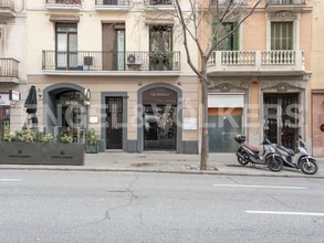 Local commercial dans Barcelone, Barcelona à louer Photo intérieure– Image 1 sur 9
