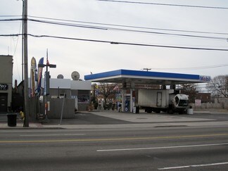 Plus de détails pour 579 Hempstead Tpke, West Hempstead, NY - Local commercial à louer