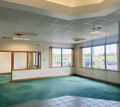 810-818 Fox Ln, Waterford, WI à louer Photo intérieure– Image 2 sur 4