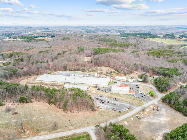 3872 Martin Dr, Axton, VA à louer - Photo de l’immeuble – Image 2 sur 2