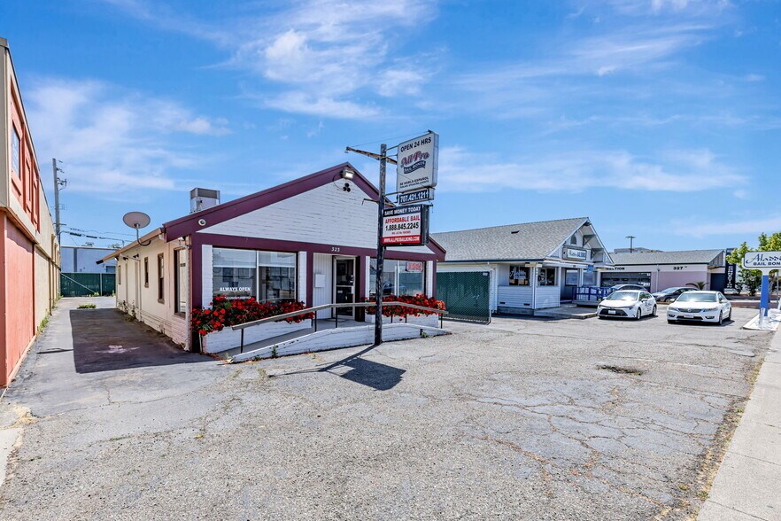 323 Texas St, Fairfield, CA à vendre - Photo de l’immeuble – Image 3 sur 44