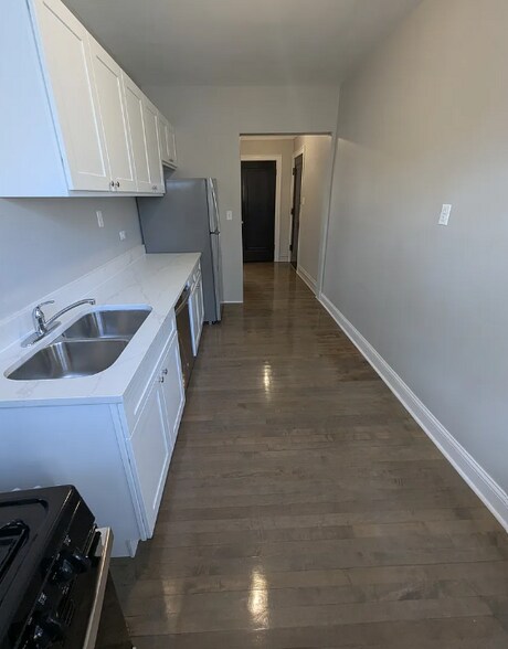 1625 W. Greenleaf & 6701-11 N. Greenview portefeuille de 2 biens à vendre sur LoopNet.fr - Photo de l’immeuble – Image 3 sur 5