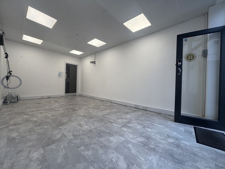 Queen St, Gravesend à louer - Photo de l’immeuble – Image 3 sur 3