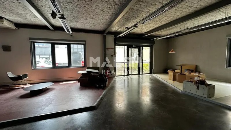 Local d’activités dans Villefranche-sur-Saône à louer - Photo de l’immeuble – Image 3 sur 21