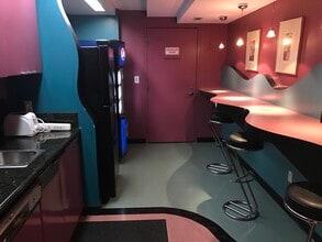 2737 78th Ave SE, Mercer Island, WA à louer Autre– Image 2 sur 3