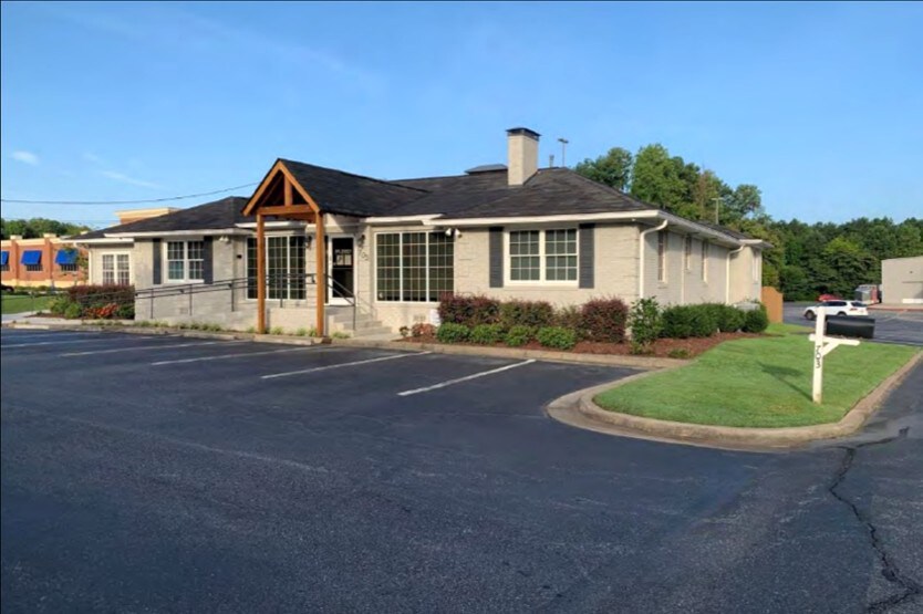 703 Atlanta Hwy, Cumming, GA à louer Photo principale– Image 1 sur 25