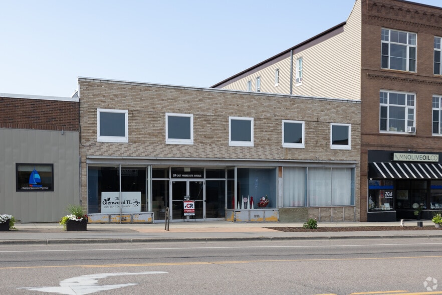 24 E Minnesota Ave, Glenwood, MN à vendre - Photo principale – Image 1 sur 2