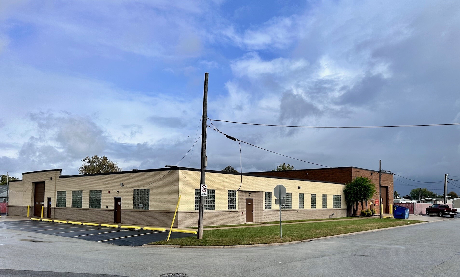 4919 Division St, Melrose Park, IL à vendre Photo principale– Image 1 sur 7